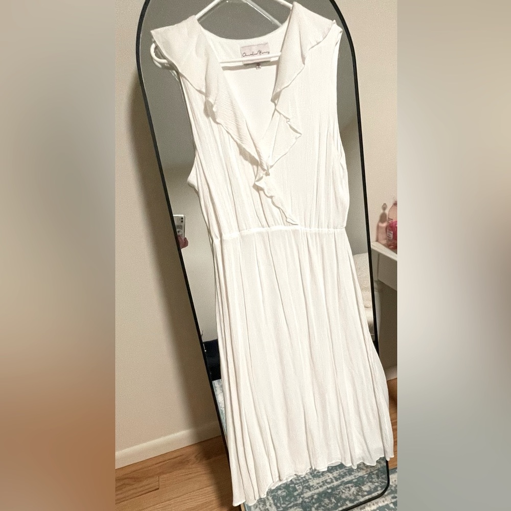 Beautiful white dress - lined!